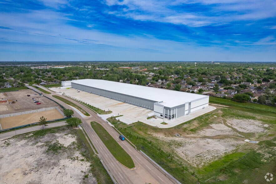 More Photos Of 11500 Antoine, Houston Warehouse For Lease