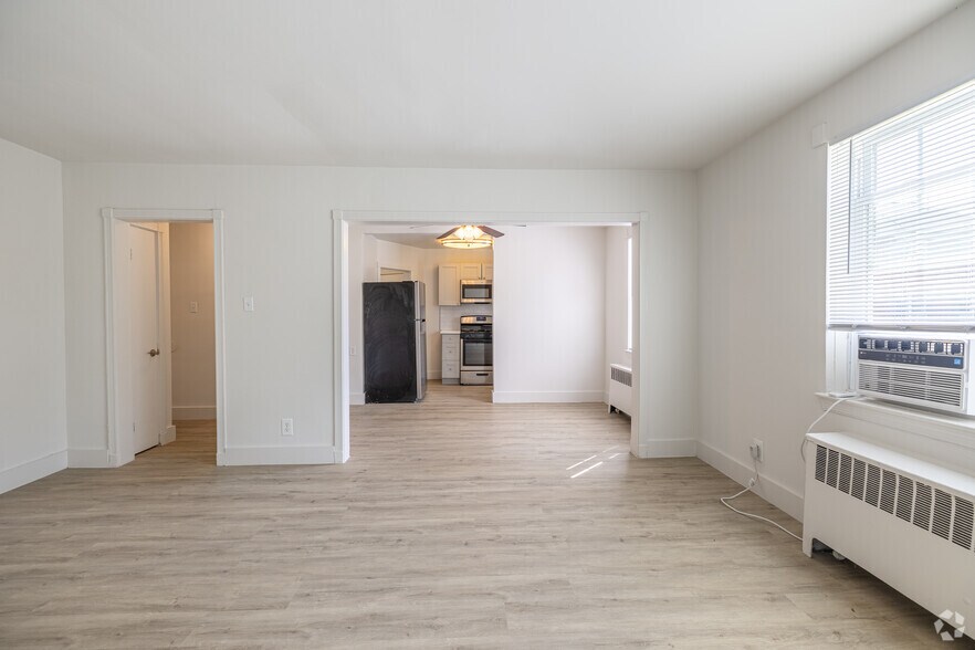 More Photos Of 1100 E Ramblewood Rd, Baltimore Apartments For Sale
