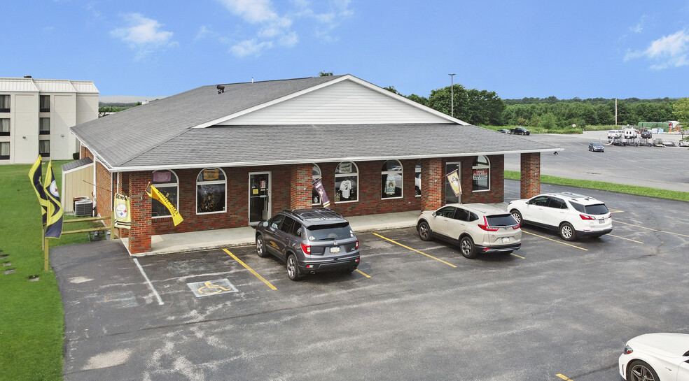 Primary Photo Of 844 College Plaza, Ebensburg Fast Food For Sale