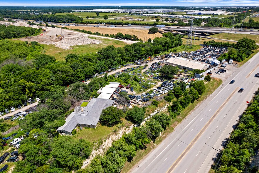 More Photos Of 10466 Central Expy, Dallas Auto Salvage Facility For Sale