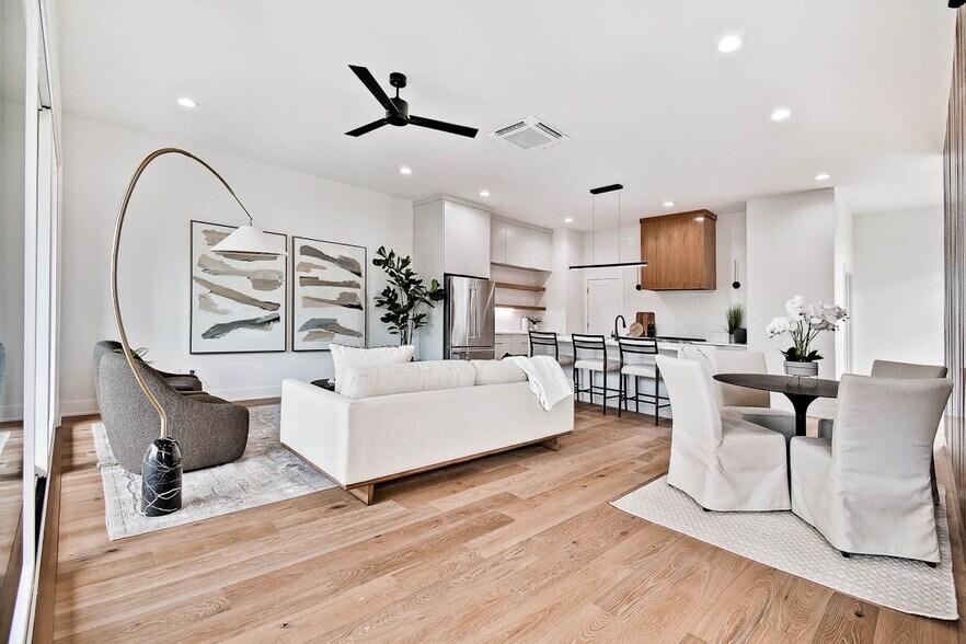 More Photos Of 204 9th St, Bentonville Apartments For Sale