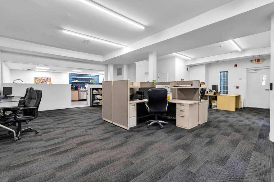 More Photos Of 140 W Main St, Clinton Township Office For Sale