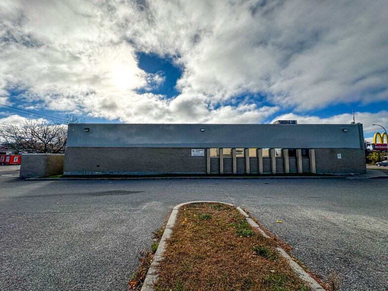 More Photos Of 93 Boul Gréber, Gatineau Office For Sale