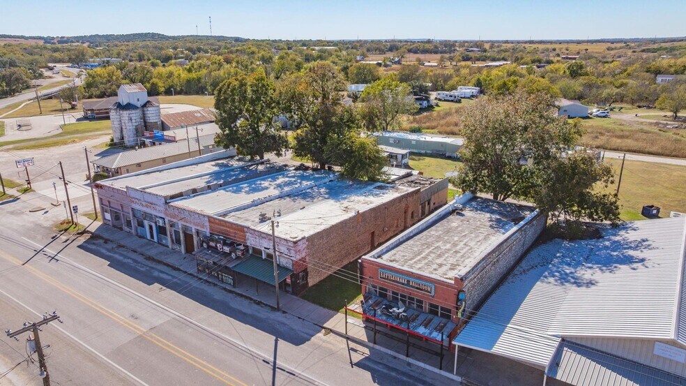 More Photos Of 4153 3rd St, Walnut Springs General Retail For Sale