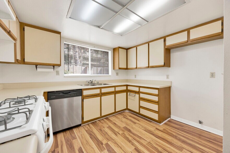 More Photos Of 1835 S Alta Vista Ave, Monrovia Multifamily For Sale