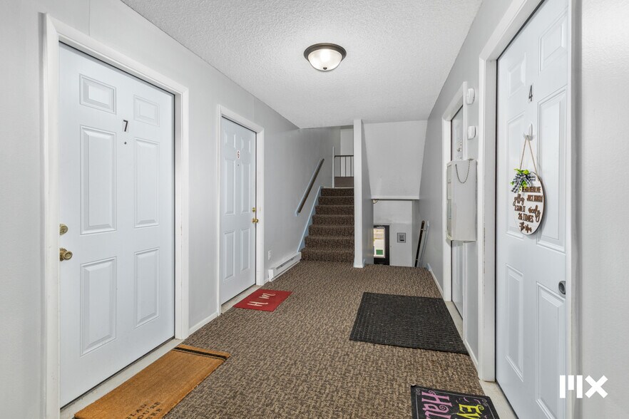 More Photos Of 757 W Shepherd St, Charlotte Apartments For Sale