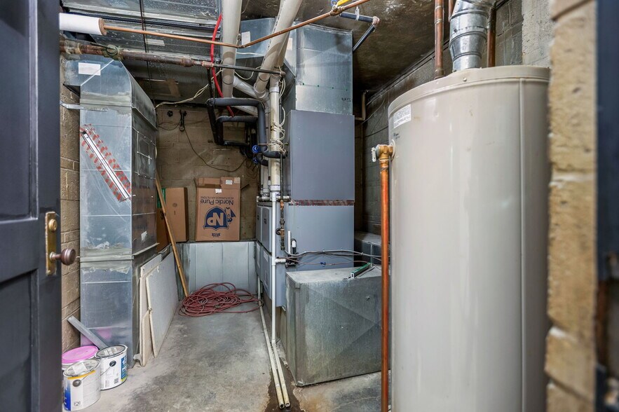 More Photos Of 808 Rhoads Ave, Columbus Warehouse For Sale