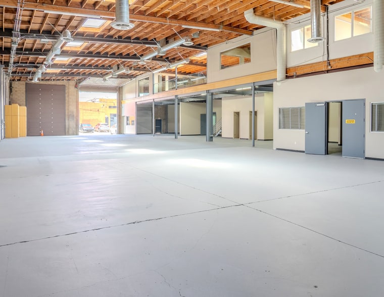 More Photos Of 1900 E 7th Pl, Los Angeles Warehouse For Sale