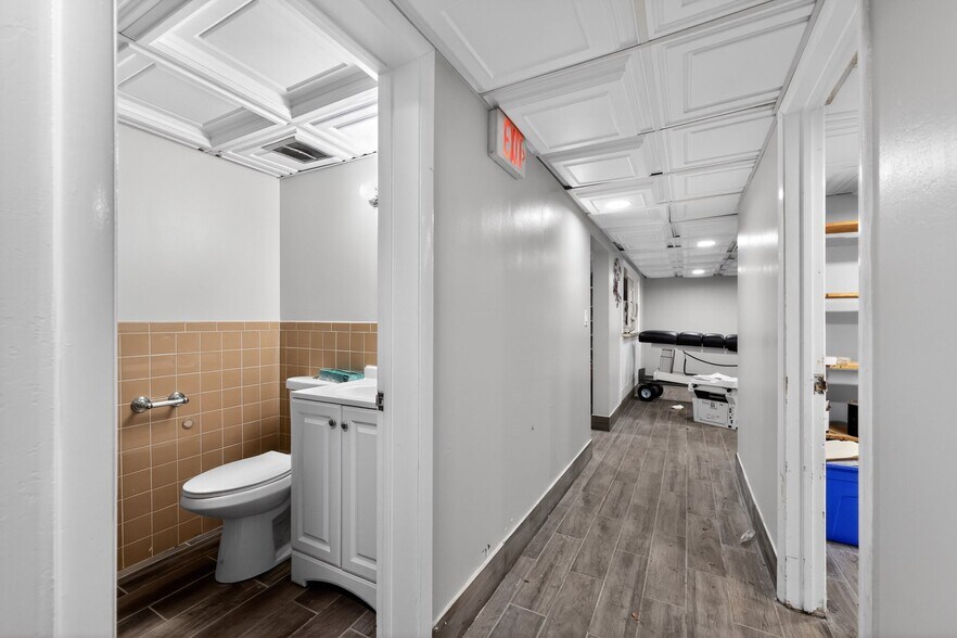 More Photos Of 1701 Wynwood Dr, Cinnaminson Medical For Sale