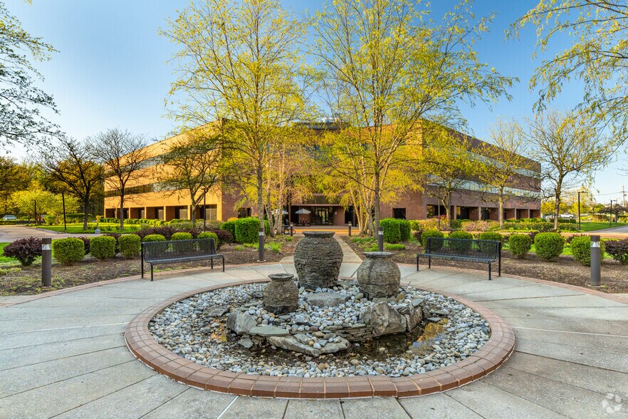 More Photos Of 2045 Lincoln Hwy, Edison Office For Lease