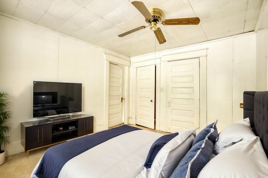 More Photos Of 510 S Camellia Blvd, Fort Valley Convenience Store For Sale