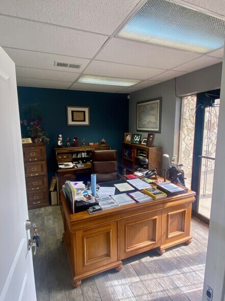 More Photos Of 910 W Northside Dr, Fort Worth Medical For Lease