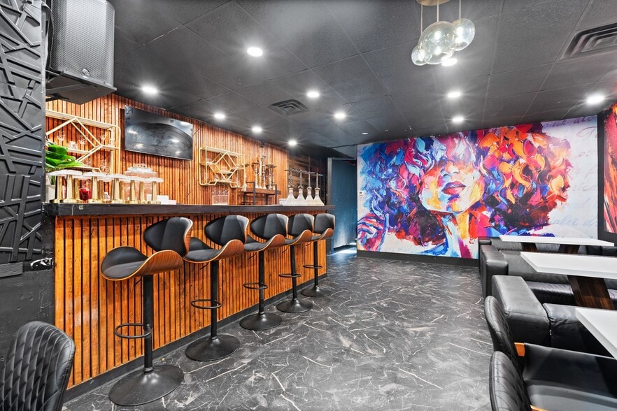 More Photos Of 246 Mulberry St, Newark Storefront For Sale
