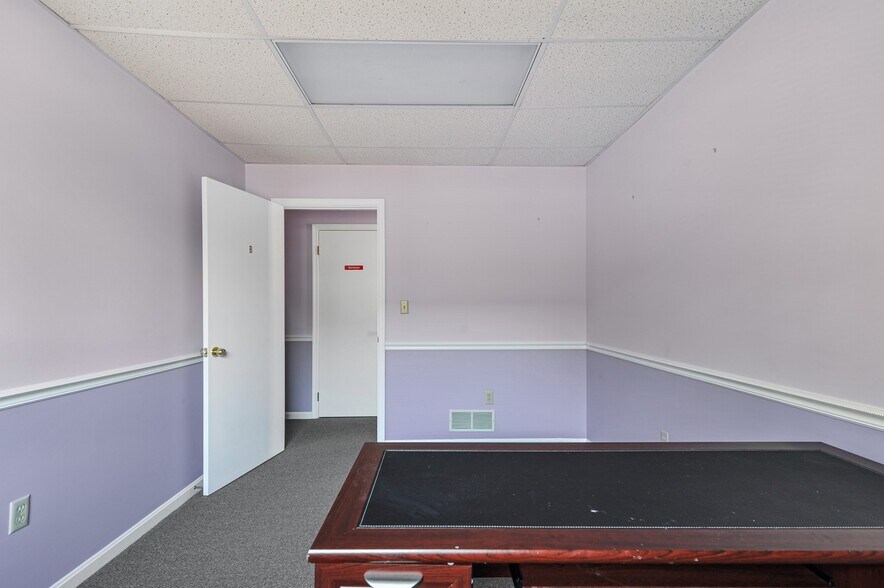 More Photos Of 838 Walker Sq, Dover Office For Sale