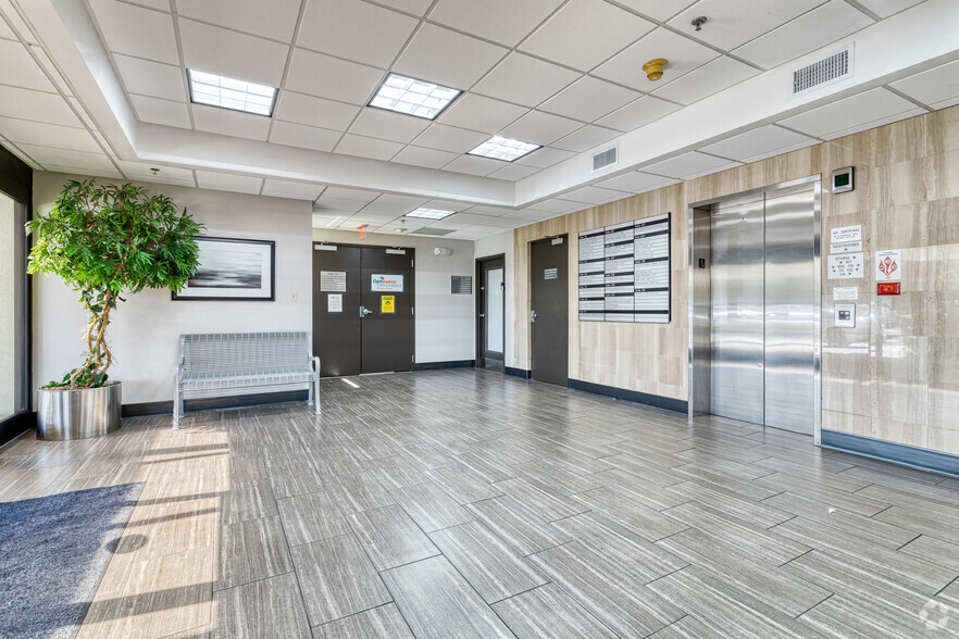 More Photos Of 5979 Vineland Rd, Orlando Medical For Lease