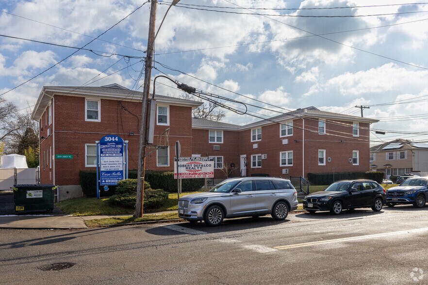 More Photos Of 3044 Amboy Rd, Staten Island Medical For Lease