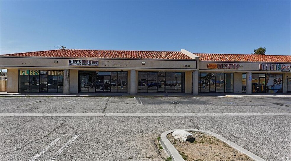 More Photos Of 13534 Navajo Rd, Apple Valley Unknown For Lease