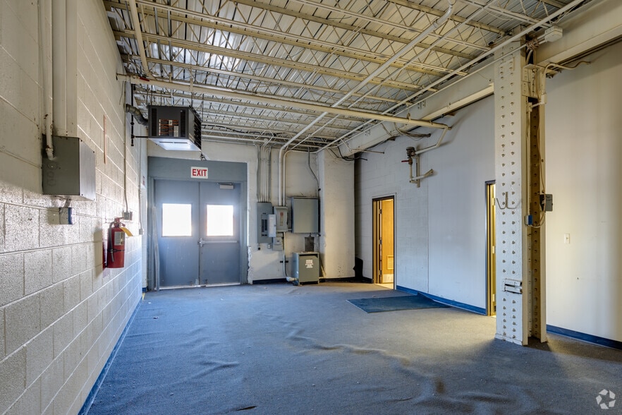 More Photos Of 2380 Military St, Port Huron Industrial For Sale