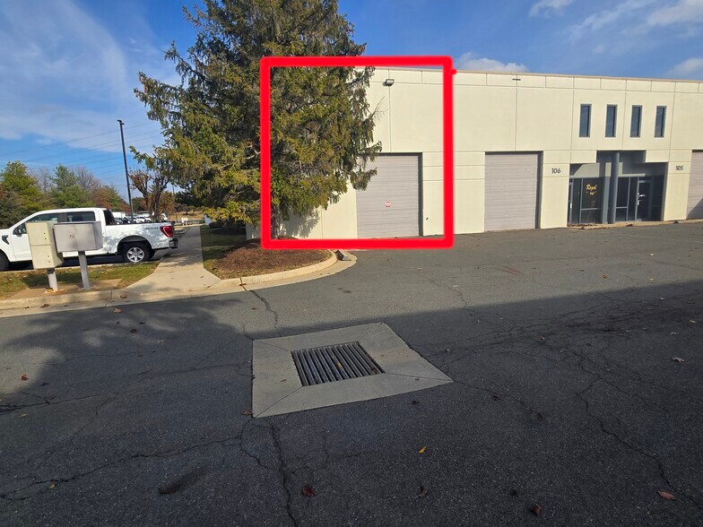 More Photos Of 44642 Guilford Dr, Ashburn Light Distribution For Lease