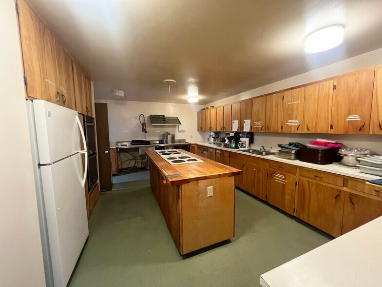 More Photos Of 9412 15th Ave NE, Seattle Specialty For Sale