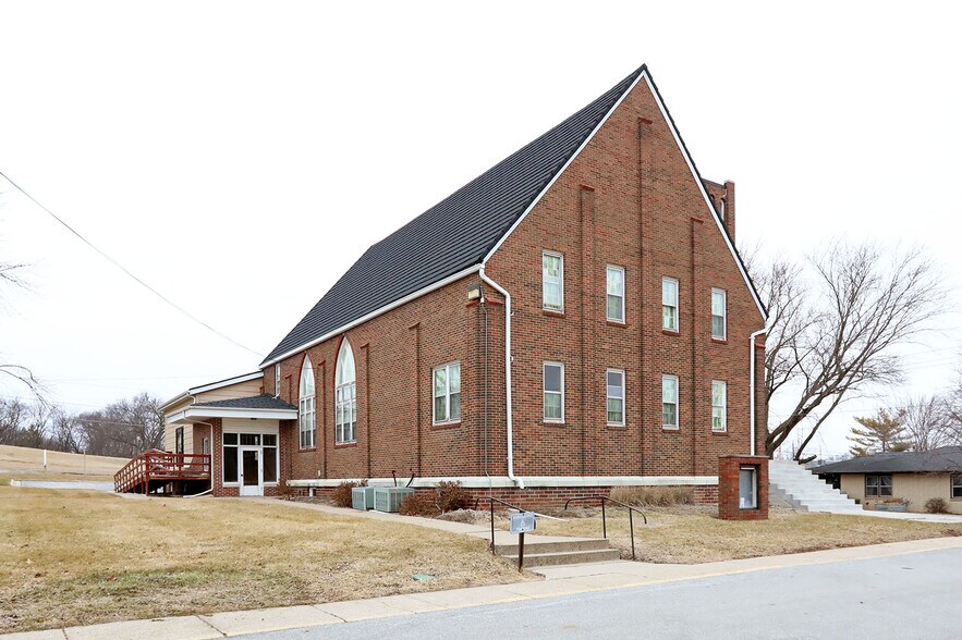 Primary Photo Of 302 S 2nd St, Polk City Lodge Meeting Hall For Sale