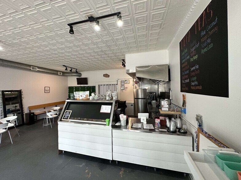 More Photos Of 1317 Washington St, Clarkesville Storefront For Sale