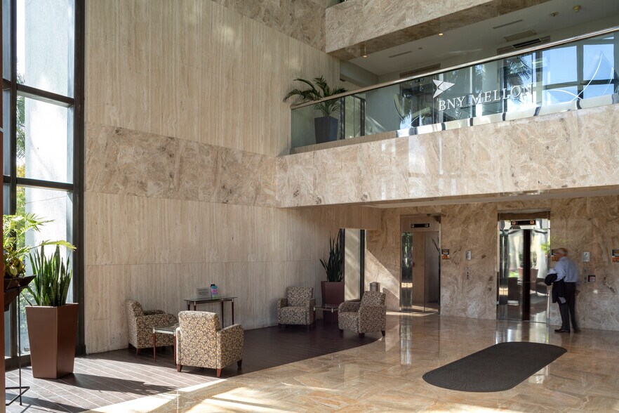 More Photos Of 3300 Pga Blvd, Palm Beach Gardens Office For Lease