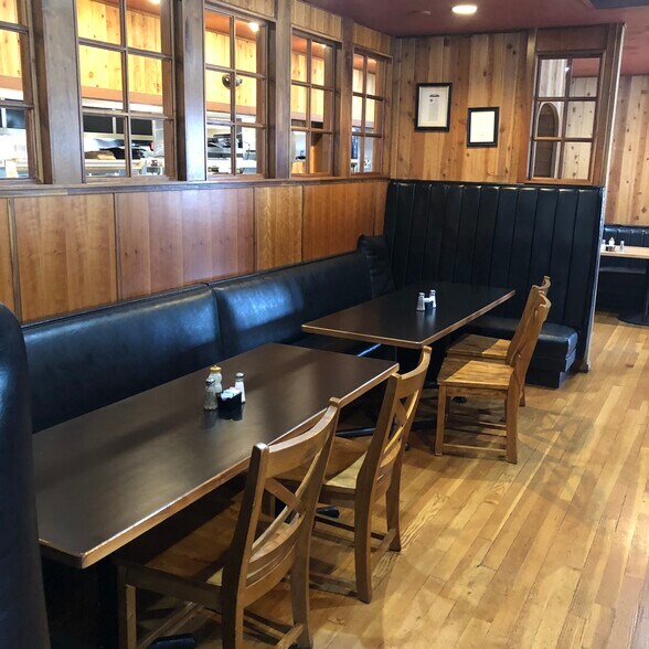 More Photos Of 1807 Olympic St, Springfield Restaurant For Lease