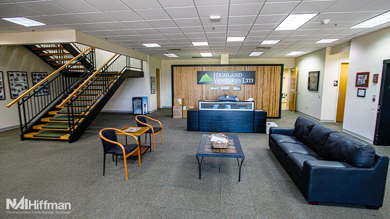 More Photos Of 2500 Lehigh Ave, Glenview Flex For Lease