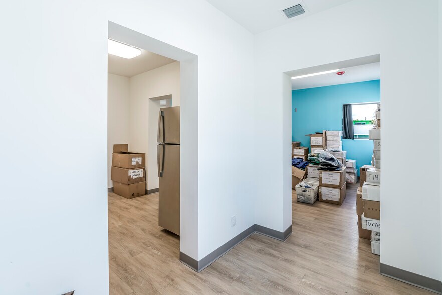 More Photos Of 1014 N Dixie Hwy, Lake Worth Beach Loft Creative Space For Sale