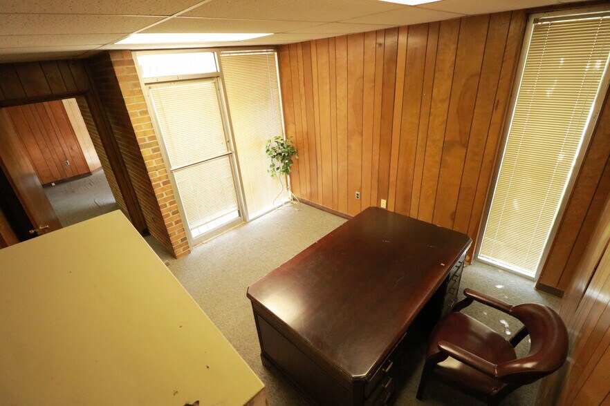 More Photos Of 459 S McDonough St, Montgomery Medical For Sale