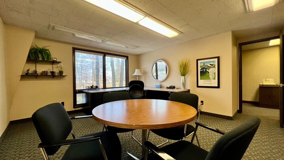 More Photos Of 2604 Sunnyside Dr, Cadillac Medical For Sale