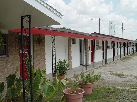 Primary Photo Of 312 W Live Oak, Malone Hotel For Sale