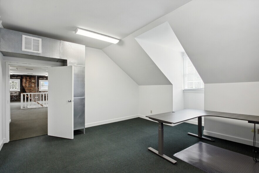 More Photos Of 1719 Abercorn St, Savannah Office Residential For Sale