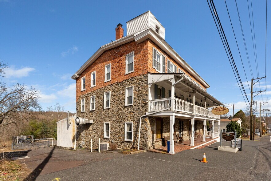 More Photos Of 3164 Main St, Green Lane Restaurant For Sale