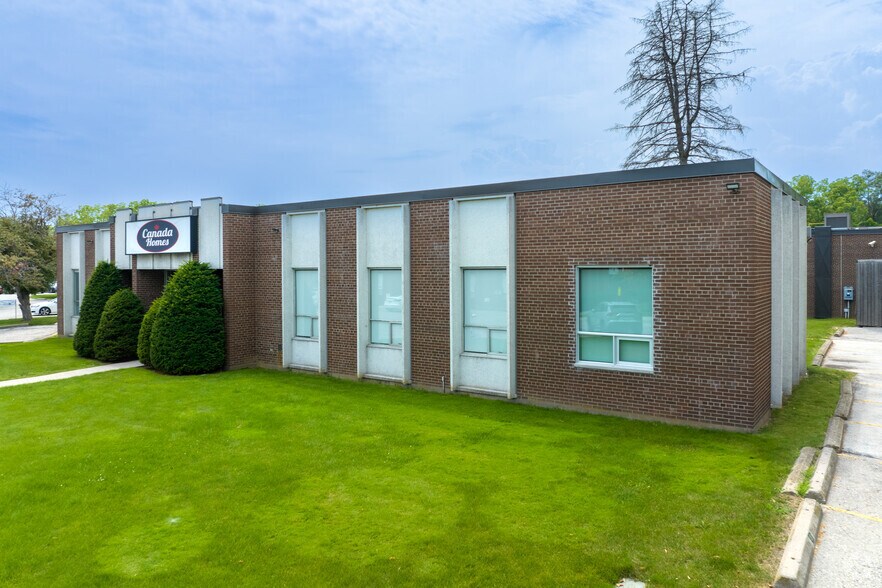 More Photos Of 52-54 Lesmill Rd, Toronto Manufacturing For Lease