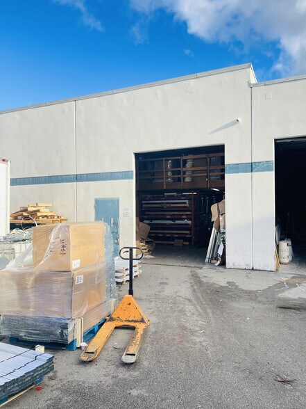 More Photos Of 13550 77th Ave, Surrey Warehouse For Lease