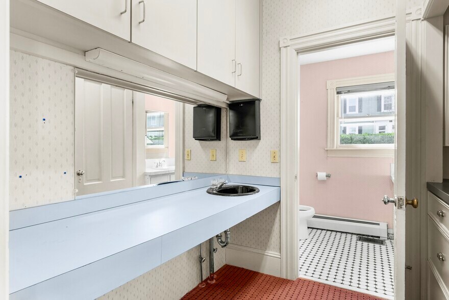 More Photos Of 1358 Smith St, North Providence Apartments For Sale