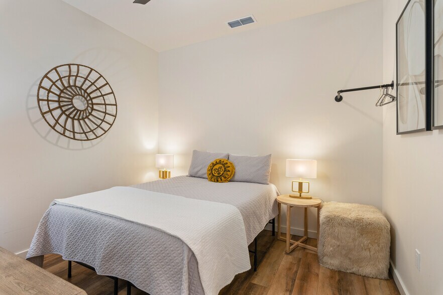 More Photos Of 302 N Main St, Lakeport Storefront For Sale