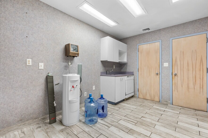 More Photos Of 297 16th Ave, Newark Land For Sale