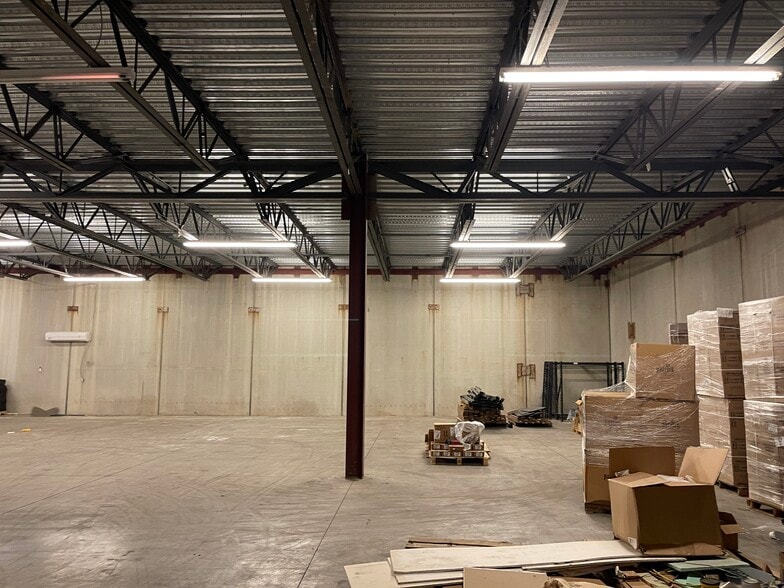 More Photos Of 6352 Airway Dr, Indianapolis Manufacturing For Sale