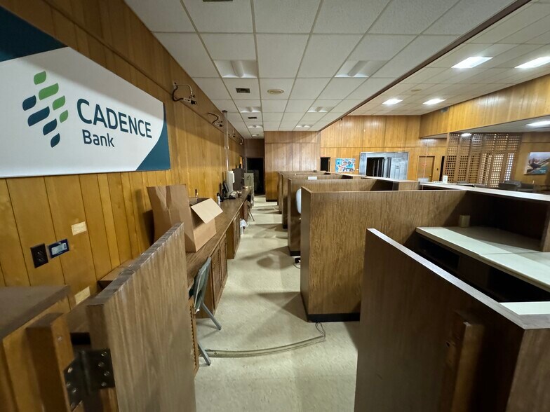 More Photos Of 307 E Jones St, Fort Deposit General Retail For Sale
