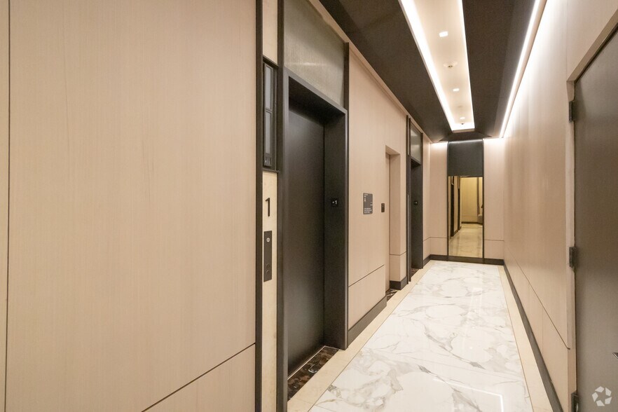 More Photos Of 2461 Broadway, New York Apartments For Lease