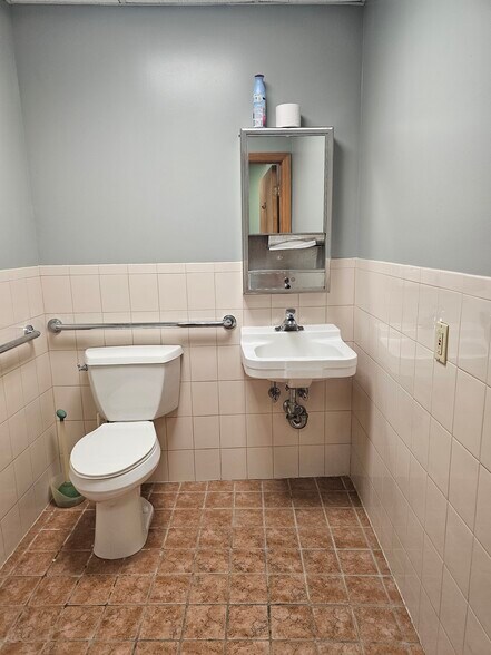 More Photos Of 91A Carman Ave, Cedarhurst Medical For Sale