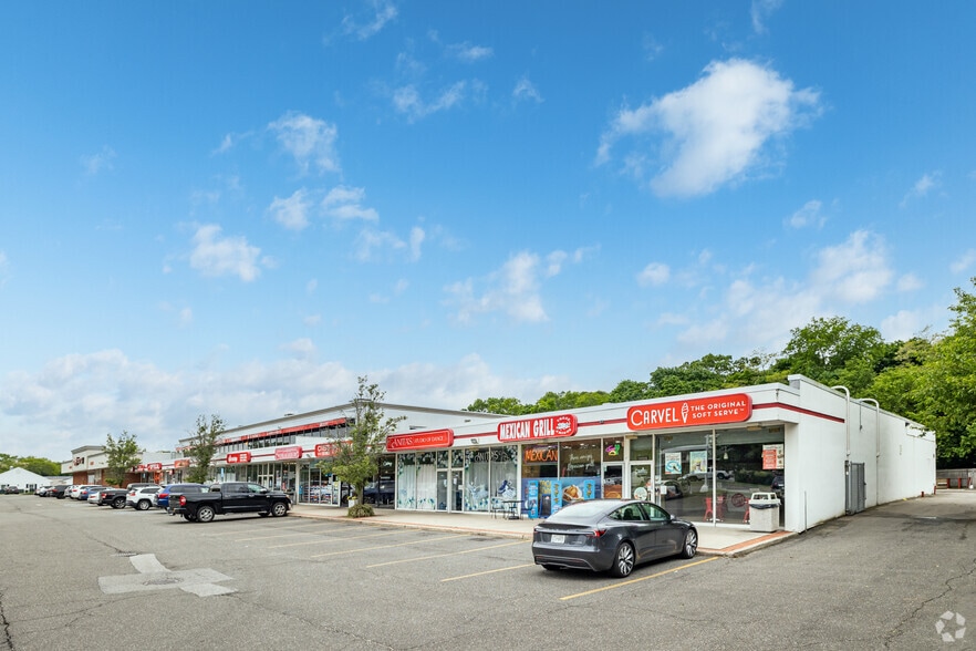 More Photos Of 508-520 Larkfield Rd, East Northport Storefront Retail Office For Lease