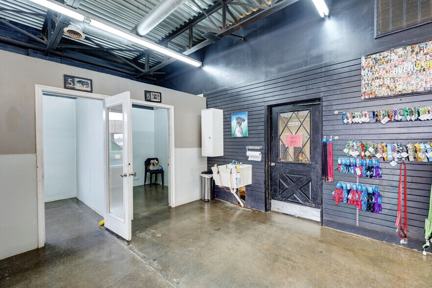 More Photos Of 5918 Broadmoor St, Mission Freestanding For Sale