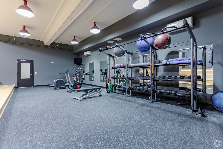 More Photos Of 215 N Webster Ave, Green Bay Apartments For Sale