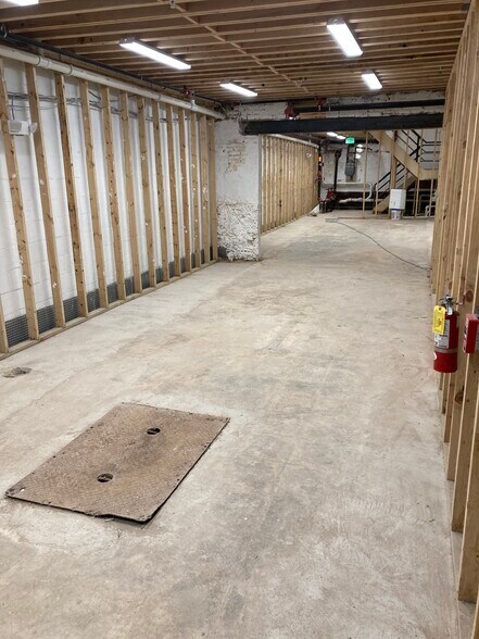 More Photos Of 635 W Pratt St, Baltimore Freestanding For Lease