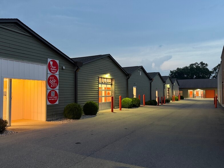Primary Photo Of 4725 Jonesville Rd, Columbus Specialty For Sale