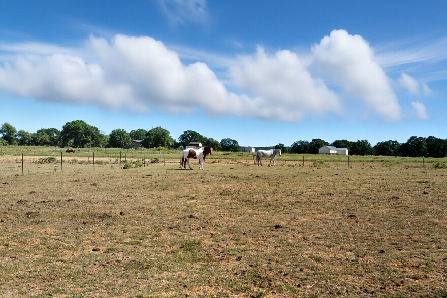 More Photos Of 351 My Ln, Millsap Trailer Camper Park For Sale